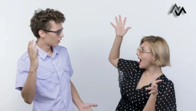 10 Powerful Body Language Signals that Exude Class and Sophistication