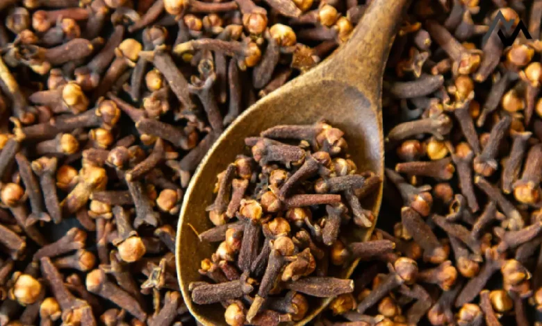 The Amazing Health Benefits of Eating 1 Clove Every Day