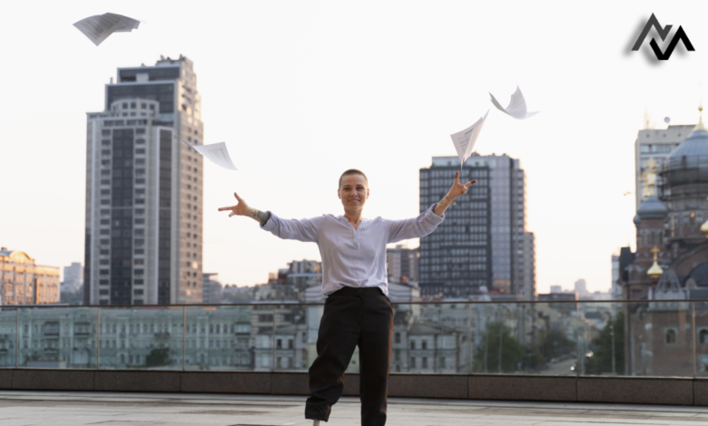 Mastering the Balance: Juggling a Side Hustle and Your Day Job